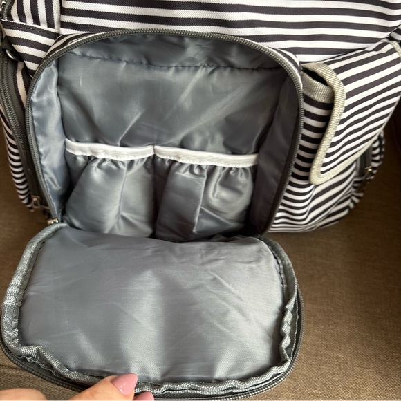 Sable Black & White Striped Backpack Diaper Bag. Excellent conditional INV25/478 - Picture 5 of 16